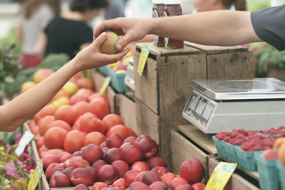 Frisches Obst auf dem Wochenmarkt